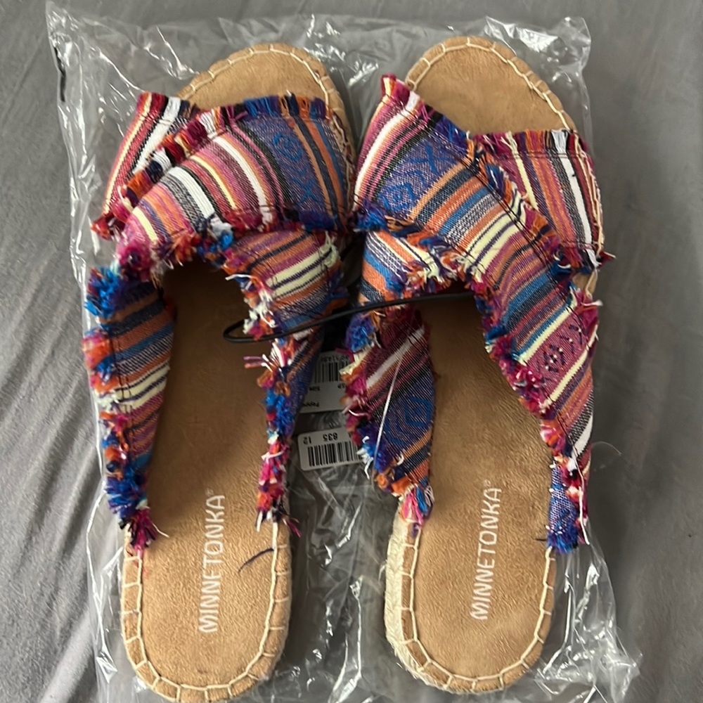American Eagle Sandals